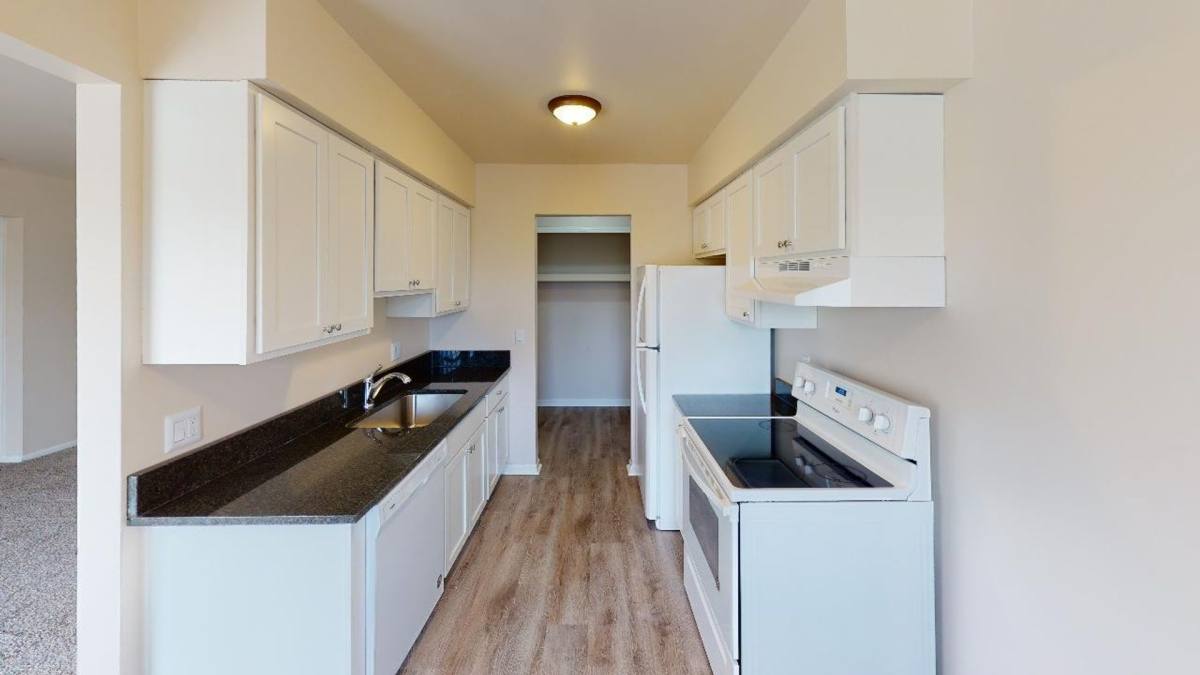 Apartment for rent at 35258 W 8 Mile, Farmington, MI 48335