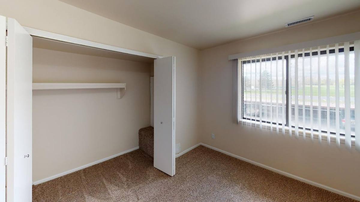 Apartment for rent at 35258 W 8 Mile, Farmington, MI 48335