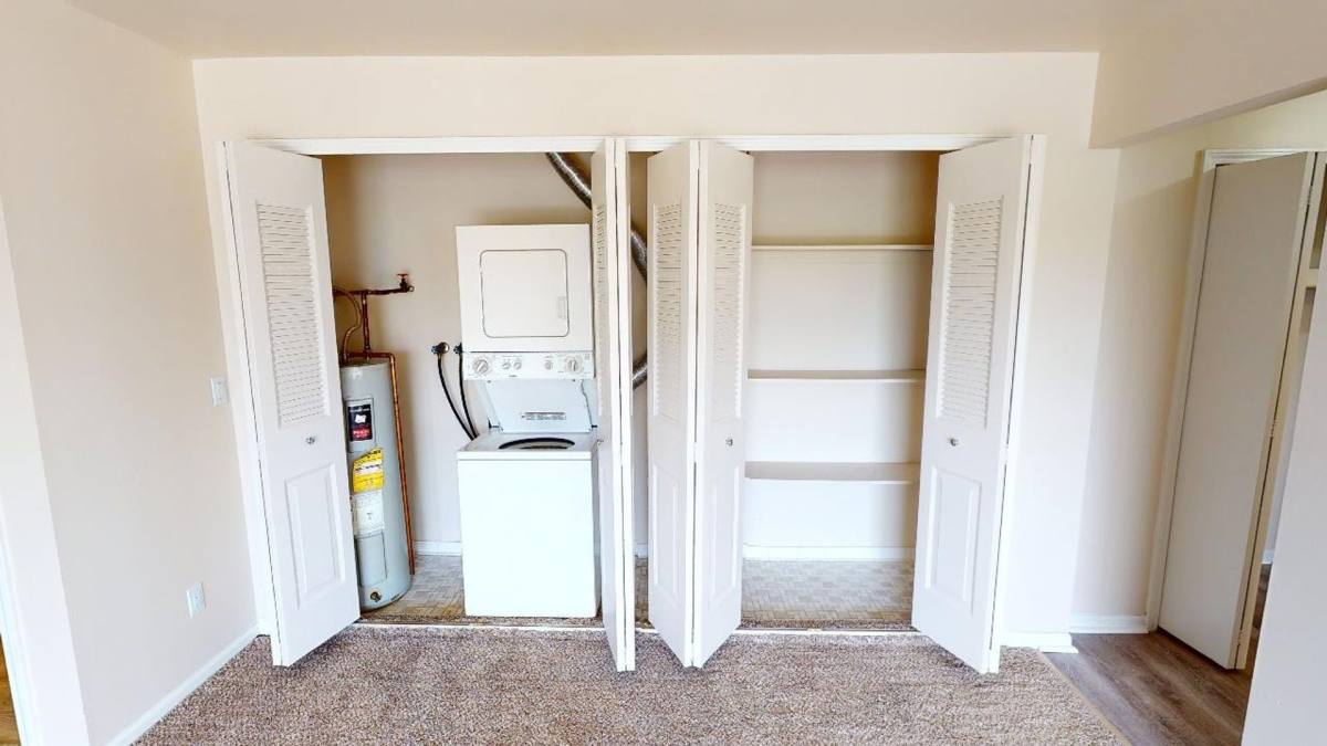 Apartment for rent at 35258 W 8 Mile, Farmington, MI 48335