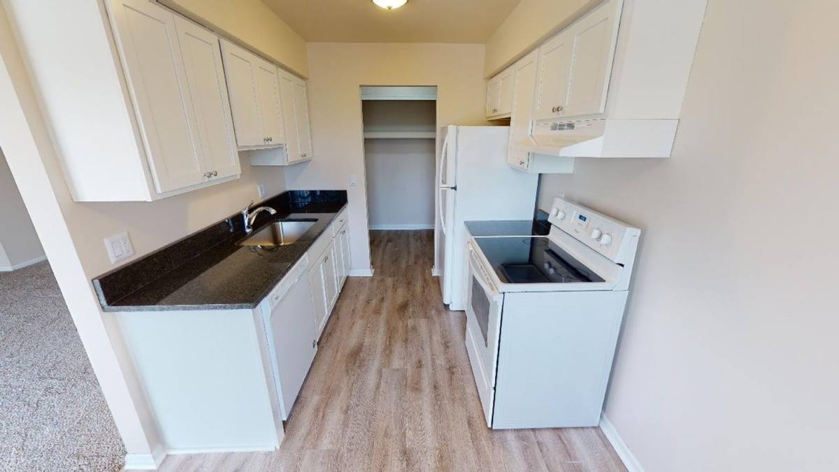Apartment for rent at 35258 W 8 Mile, Farmington, MI 48335