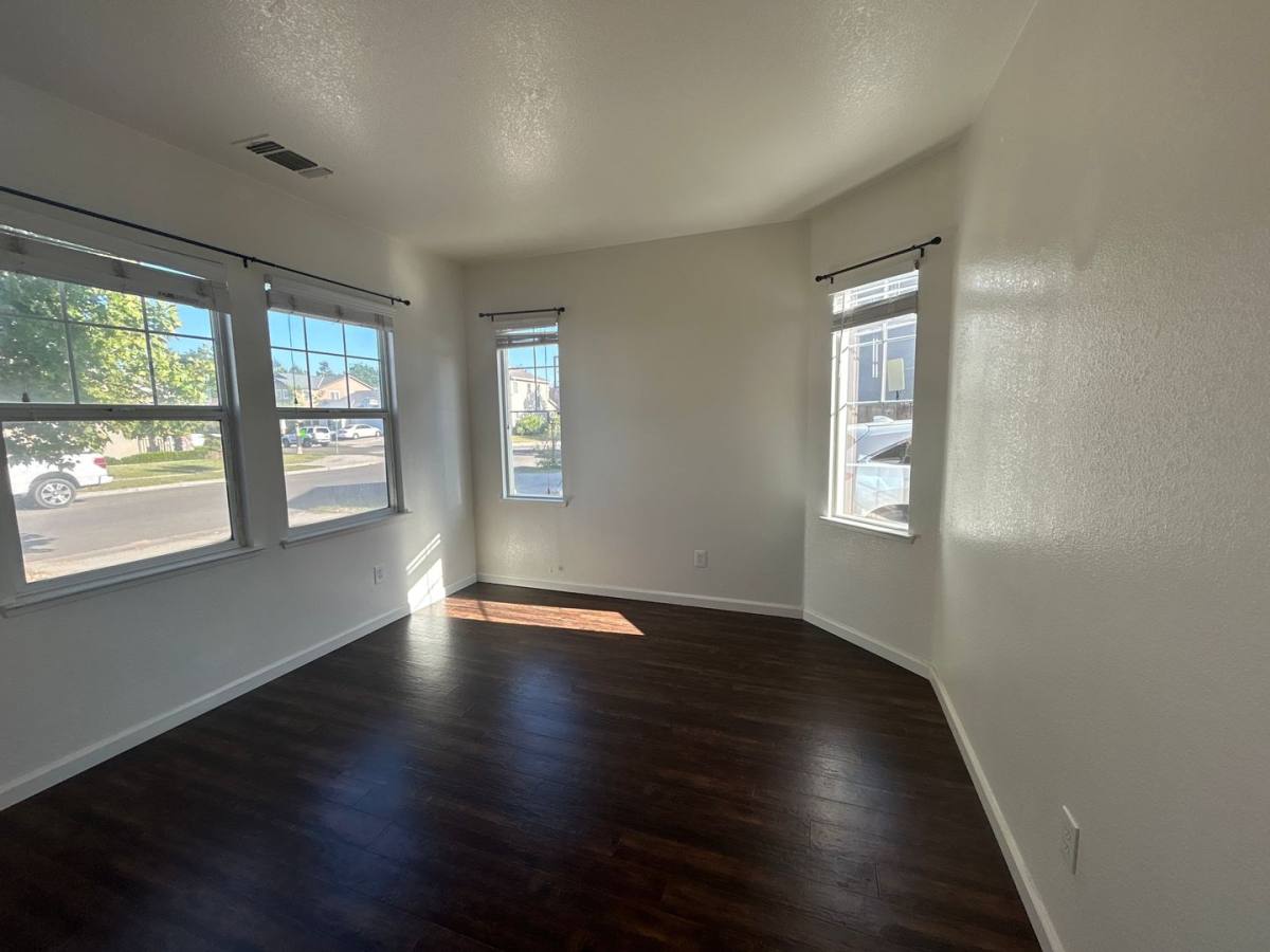 House for rent at 3293 Dewar Lane, Turlock, CA 95382