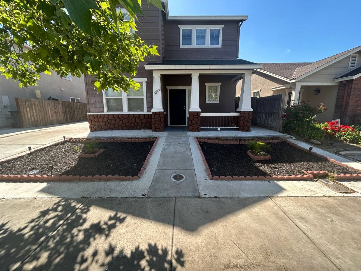 House for rent at 3293 Dewar Lane, Turlock, CA 95382