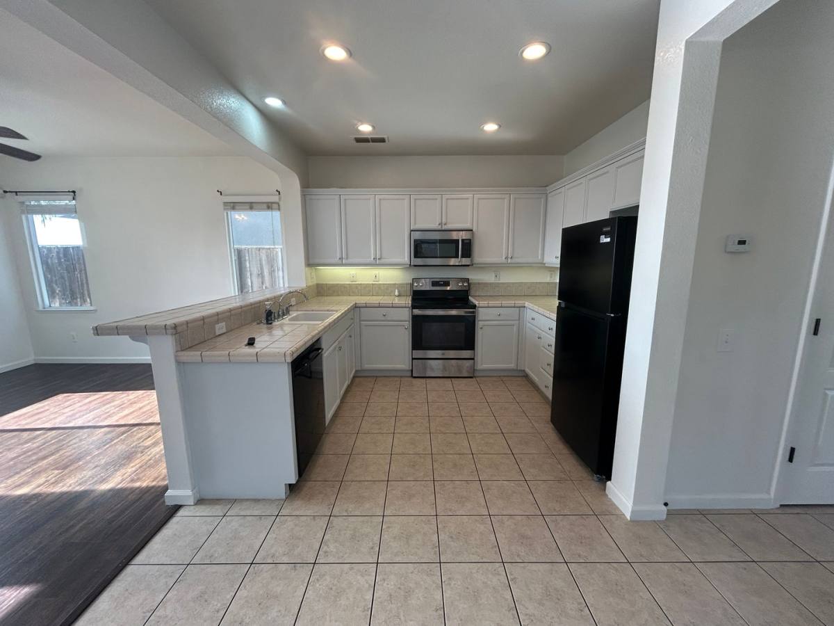 House for rent at 3293 Dewar Lane, Turlock, CA 95382