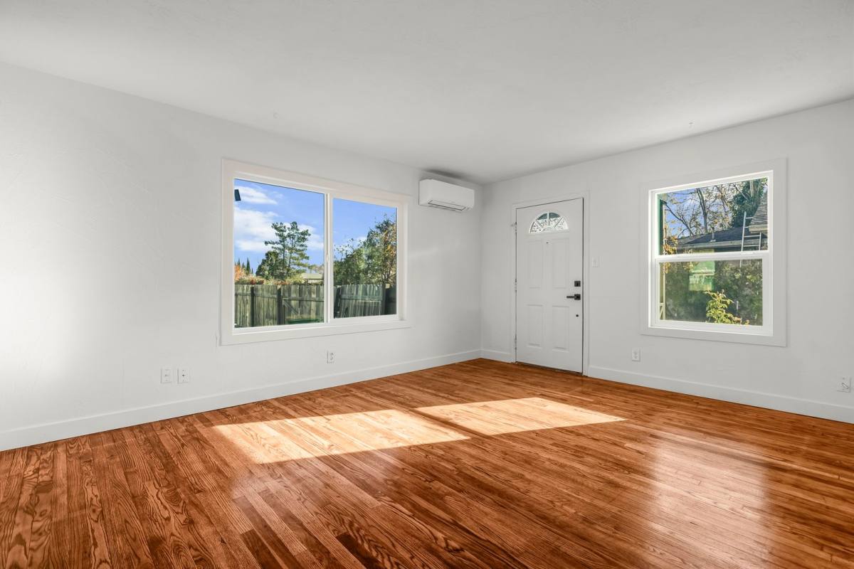 House for rent at 1623 Magnolia Ave, Redding, CA 96001