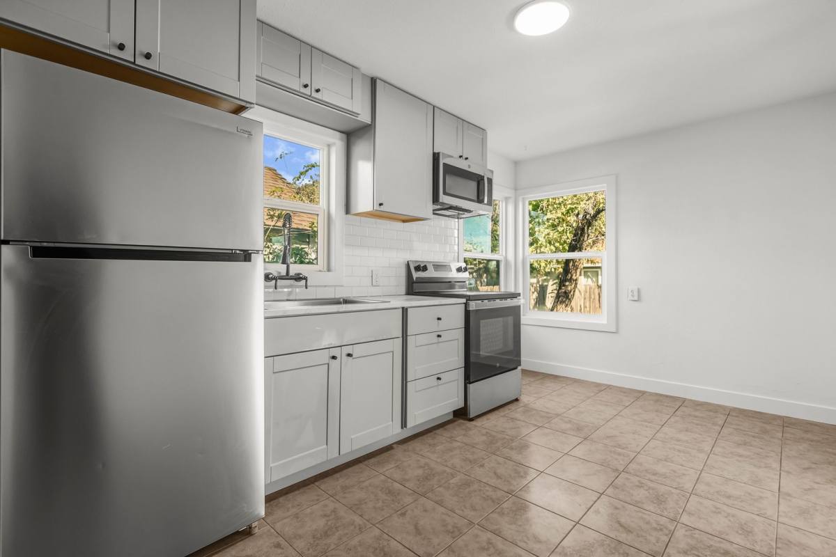 House for rent at 1623 Magnolia Ave, Redding, CA 96001