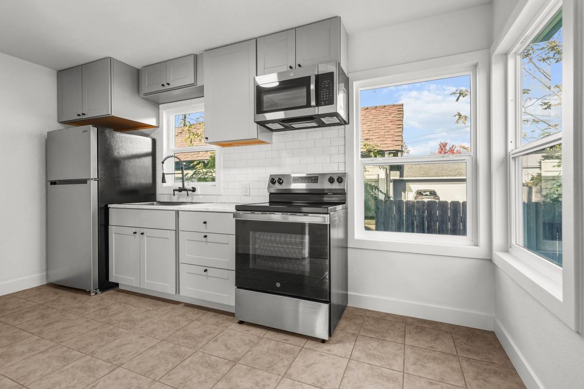 House for rent at 1623 Magnolia Ave, Redding, CA 96001