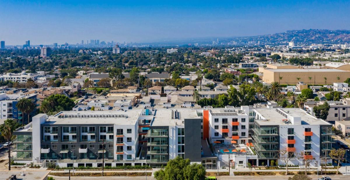 Townhouse for rent at 525 N Wilton Place, Los Angeles, CA 90004