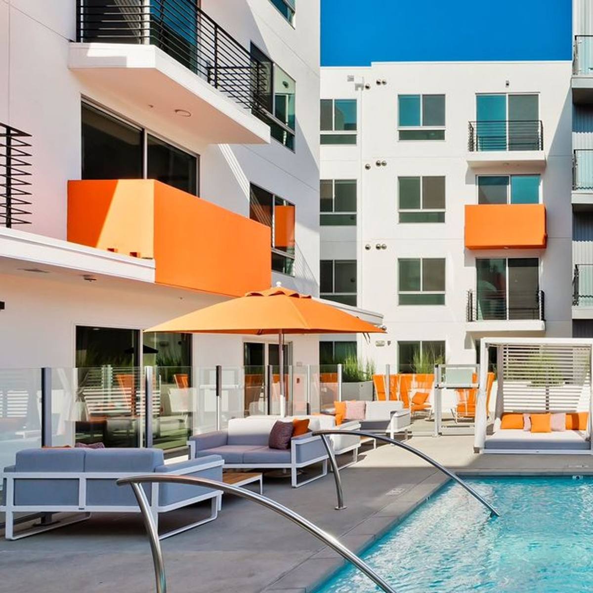 Townhouse for rent at 525 N Wilton Place, Los Angeles, CA 90004