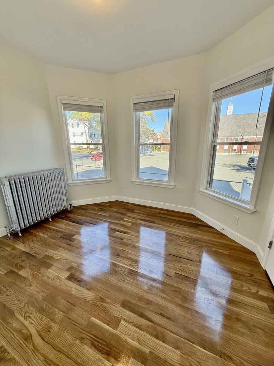 House for rent at 122 Chestnut St #1, Lynn, MA 01902