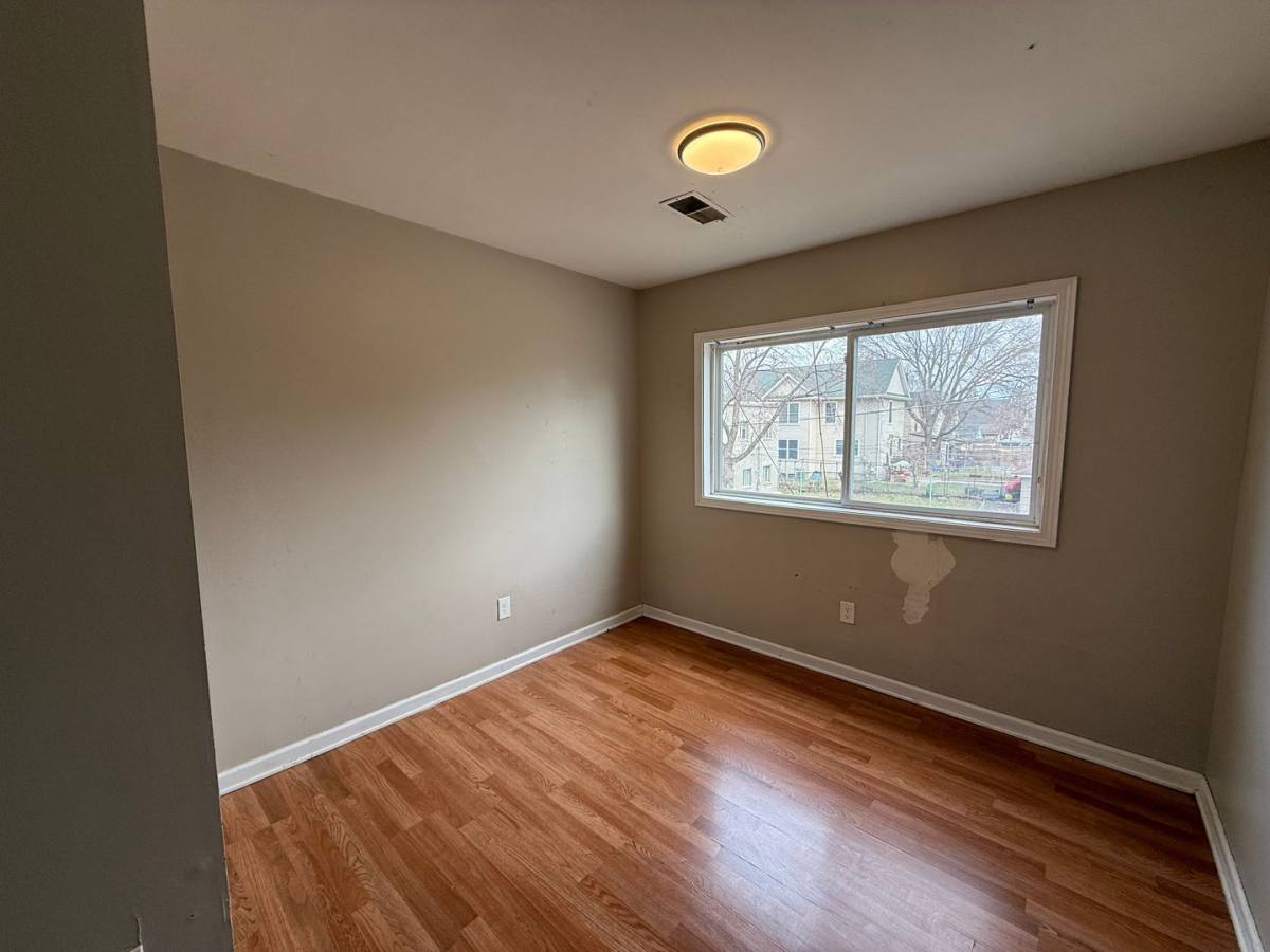 Apartment for rent at 555-565 N Kent St, Saint Paul, MN 55103