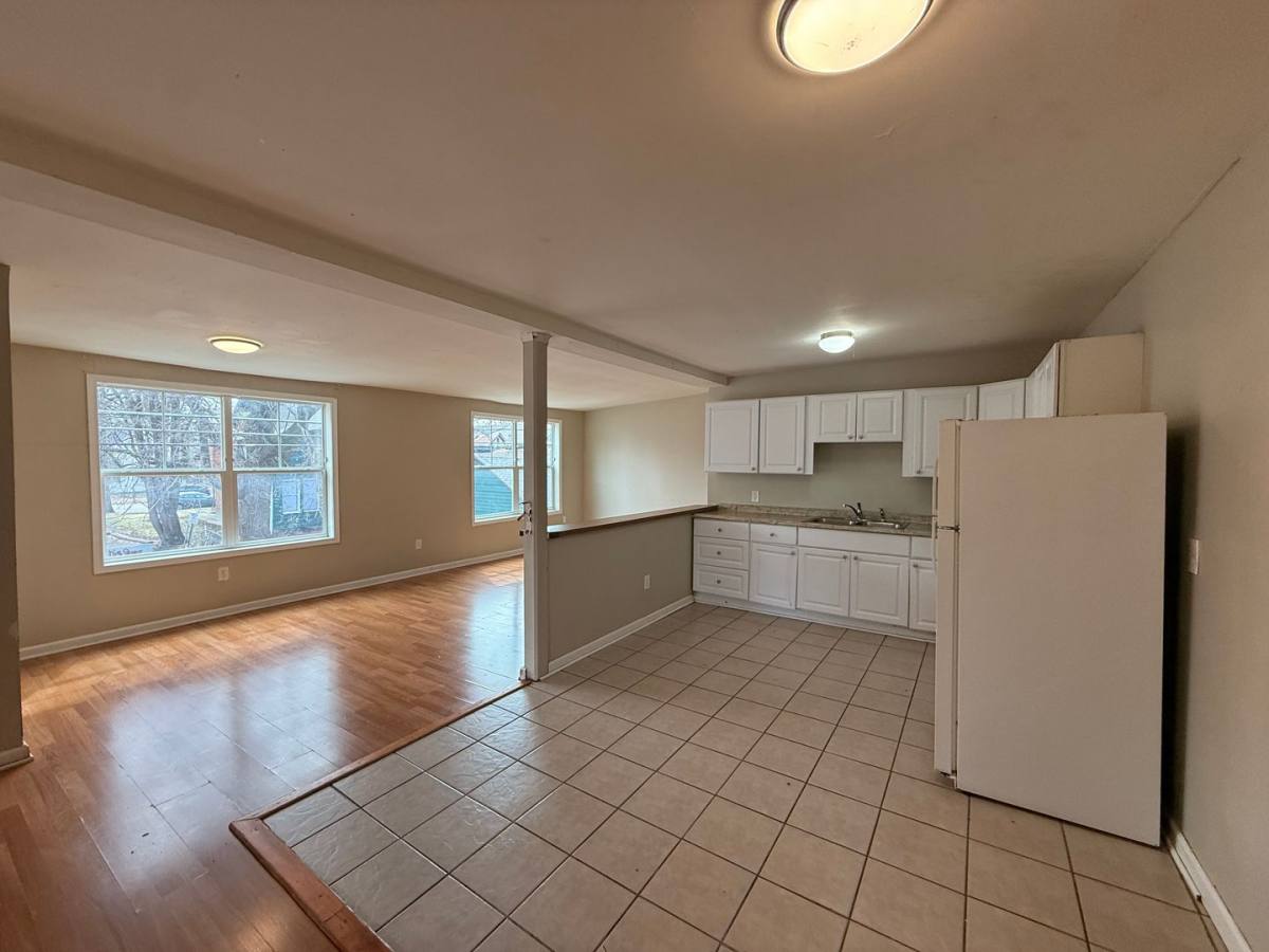 Apartment for rent at 555-565 N Kent St, Saint Paul, MN 55103