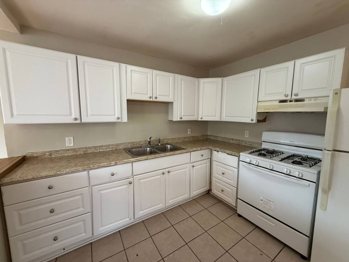 Apartment for rent at 555-565 N Kent St, Saint Paul, MN 55103