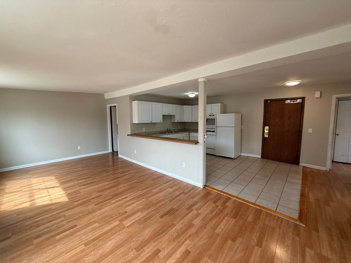 Apartment for rent at 555-565 N Kent St, Saint Paul, MN 55103