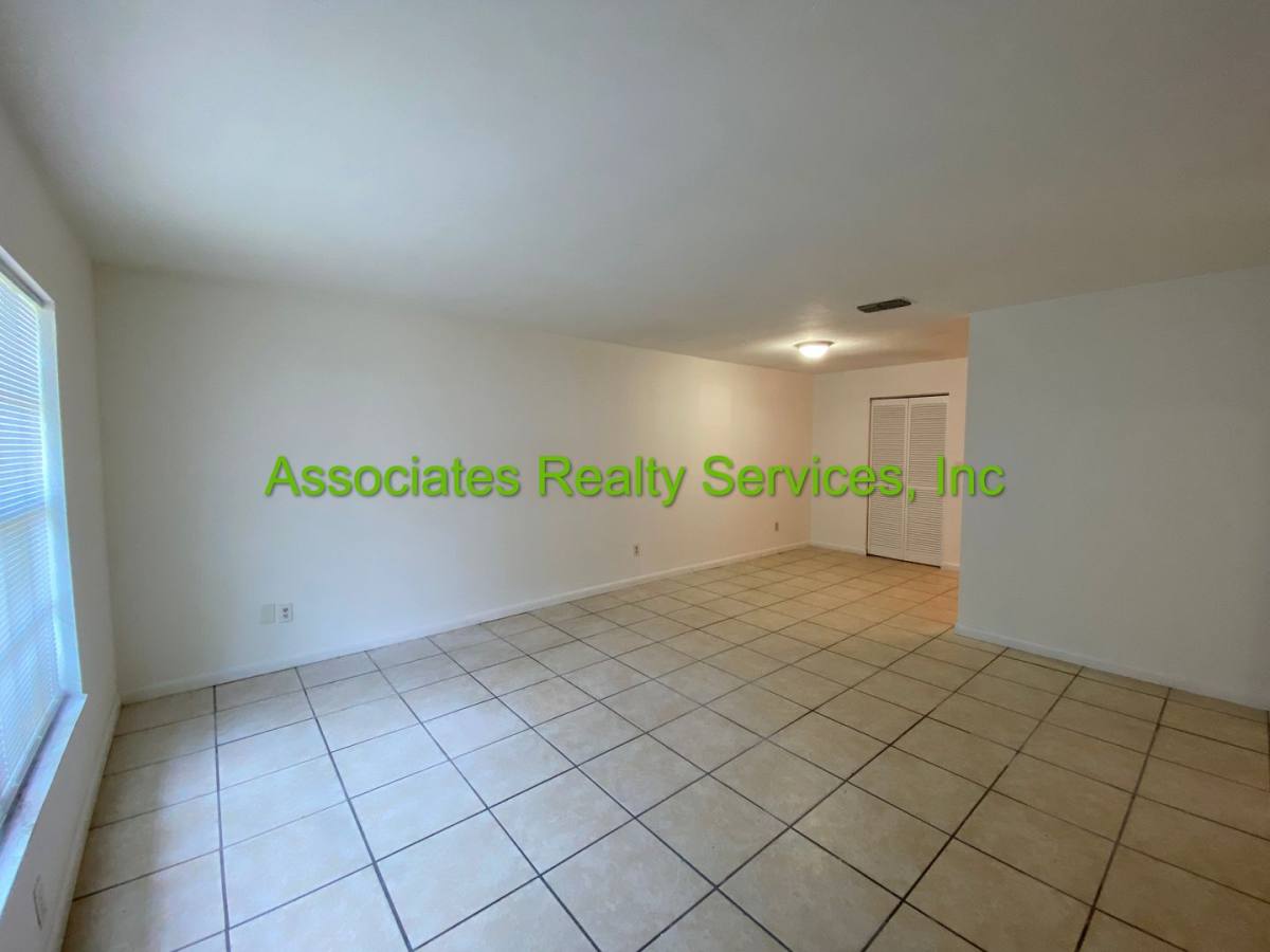 Apartment for rent at 6102-6108 NW 26th St, Gainesville, FL 32653
