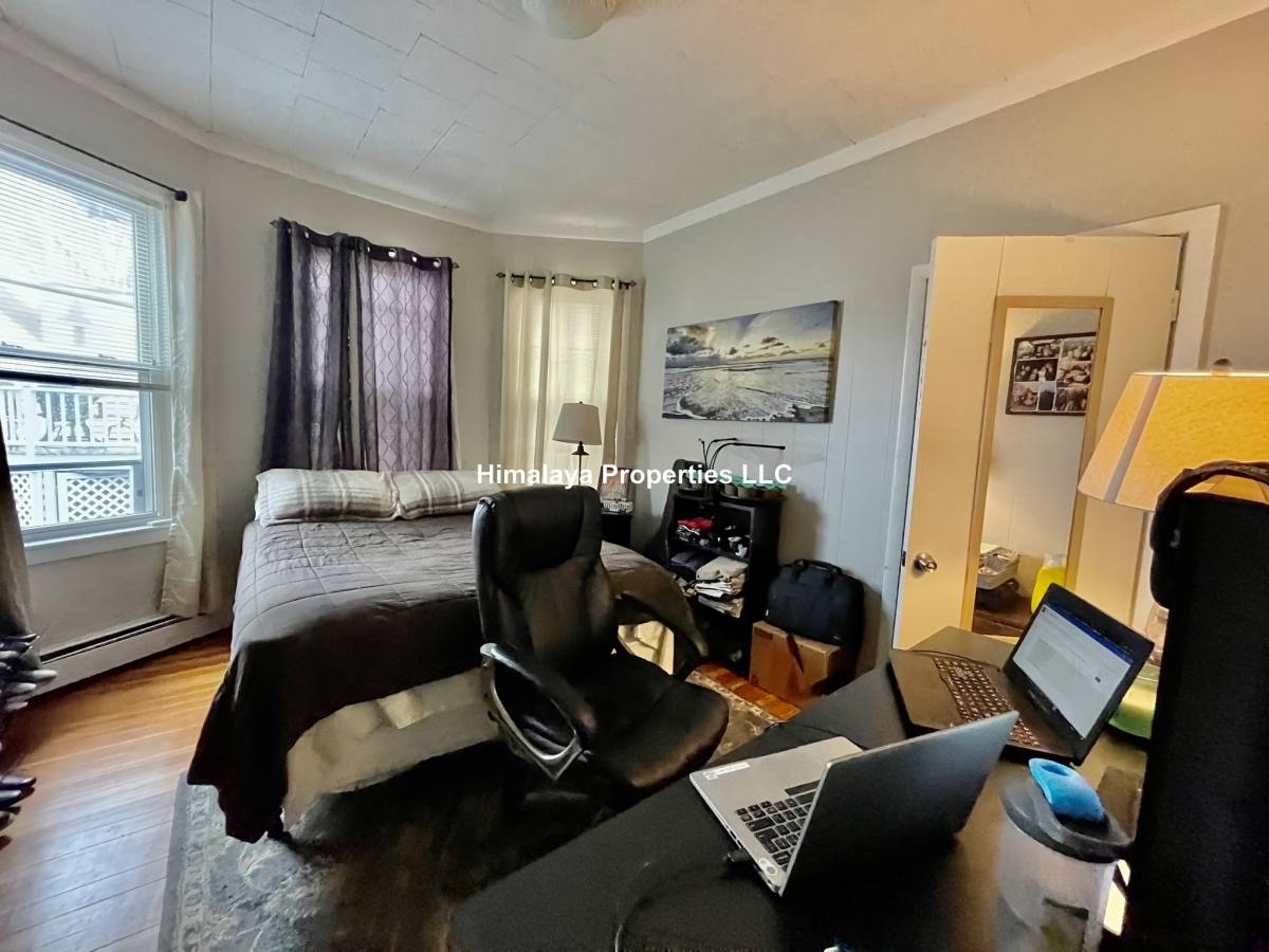 Apartment for rent at 158 Holland St #1, Somerville, MA 02144