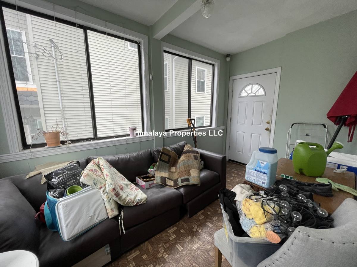 Apartment for rent at 158 Holland St #1, Somerville, MA 02144