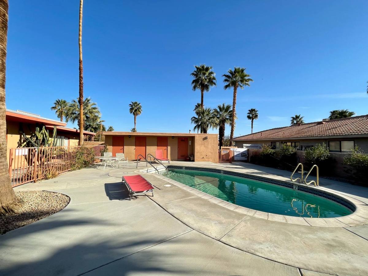Apartment for rent at 73555 Shadow Mountain Dr, Palm Desert, CA 92260