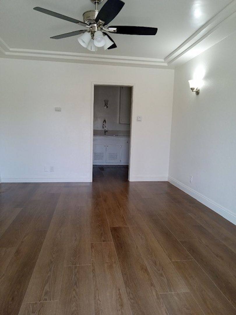 Apartment for rent at 8139 Hoover St, Los Angeles, CA 90044