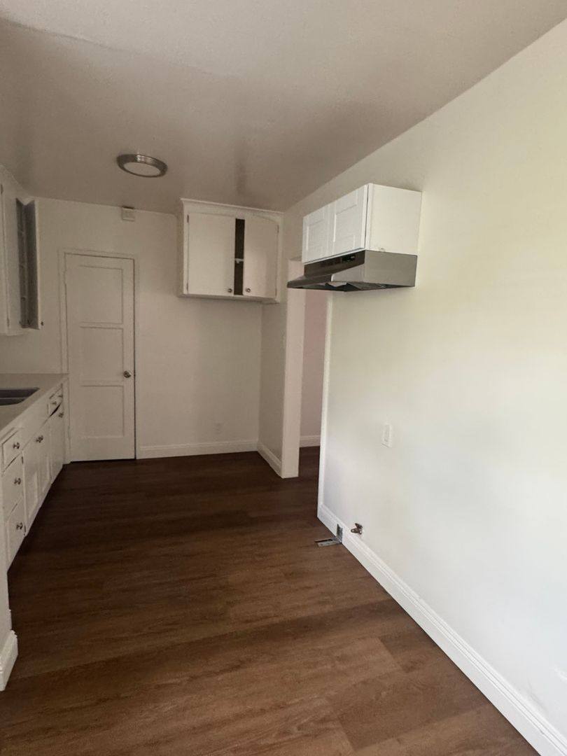 Apartment for rent at 8139 Hoover St, Los Angeles, CA 90044