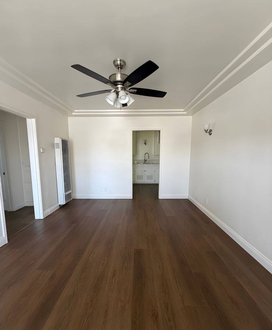 Apartment for rent at 8139 Hoover St, Los Angeles, CA 90044