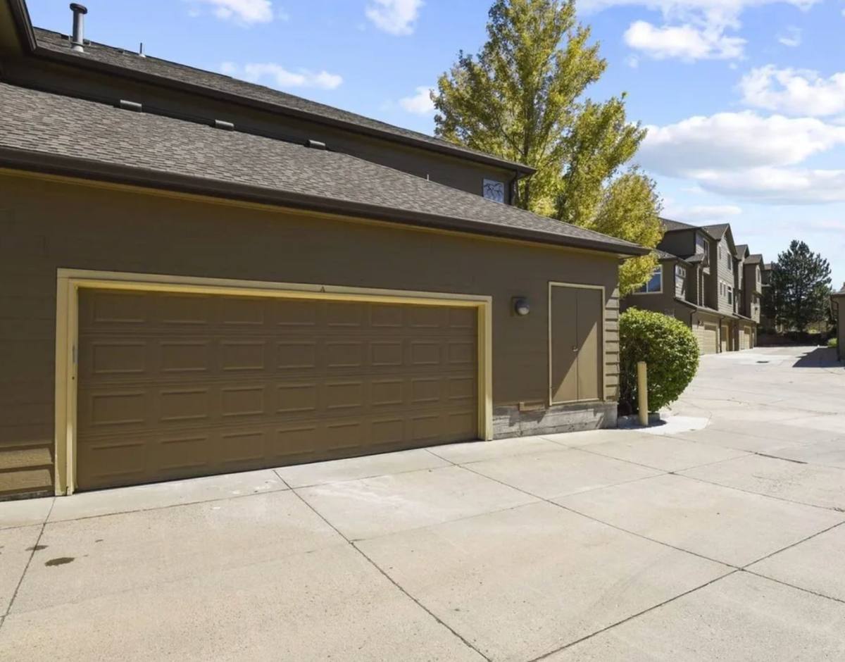 Townhouse for rent at 6444 Silver Mesa Dr, Littleton, CO 80130