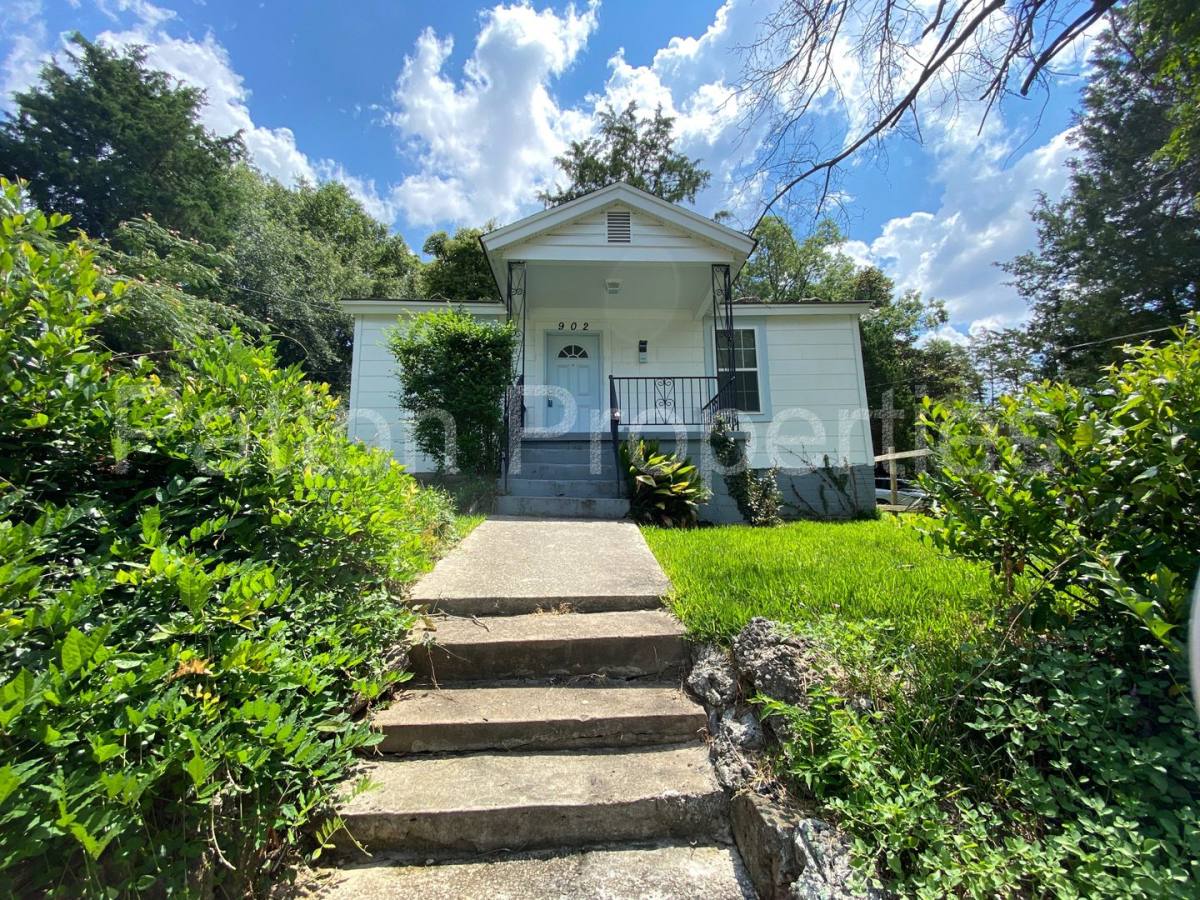 House for rent at 902 Pine St, Columbia, SC 29205