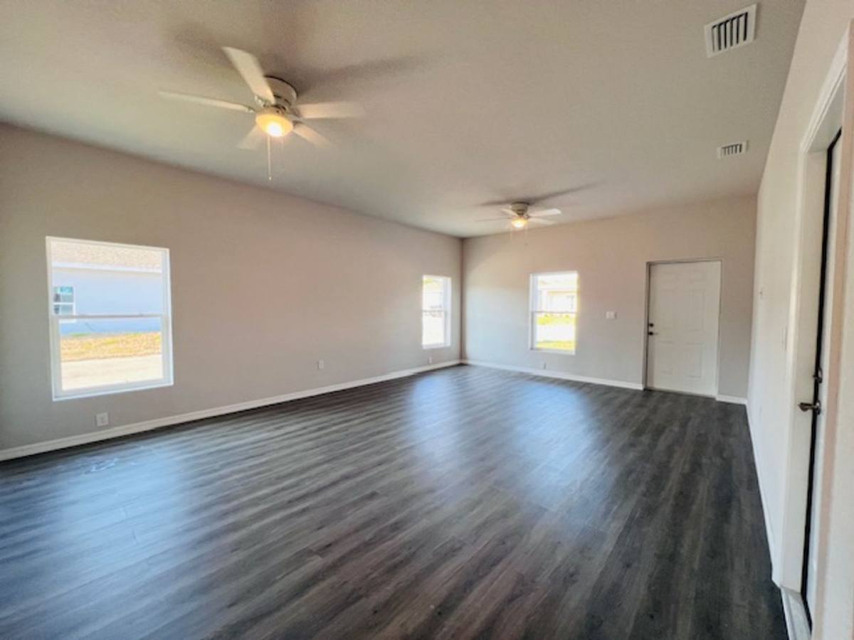 1487 Las Villas Blvd, Sebring, FL 33870 - House for Rent - Image 2