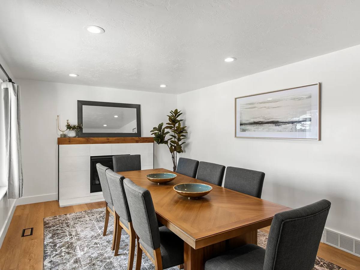 House for rent at 940 E Buddlea Dr, Sandy, UT 84094