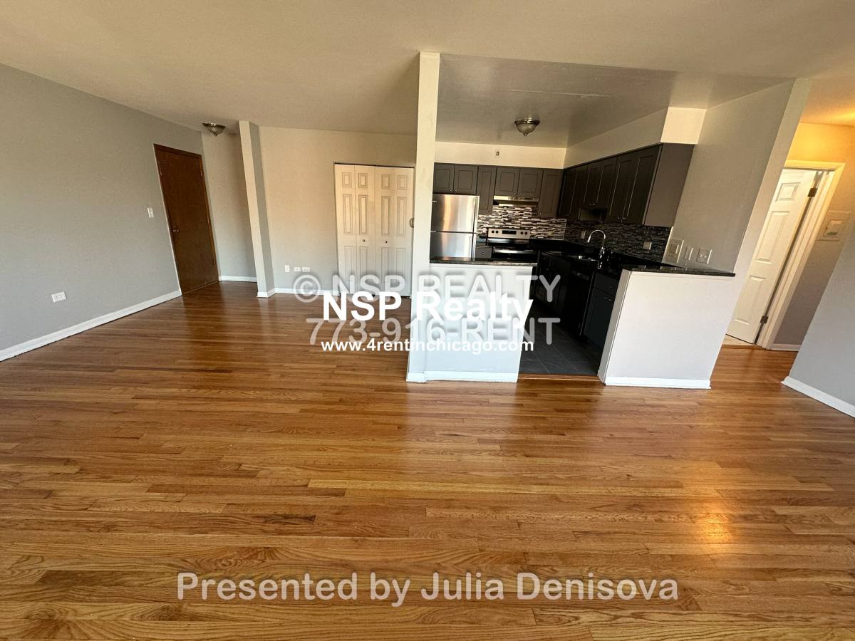 Apartment for rent at 1653 Oakwood #2C, Des Plaines, IL 60016