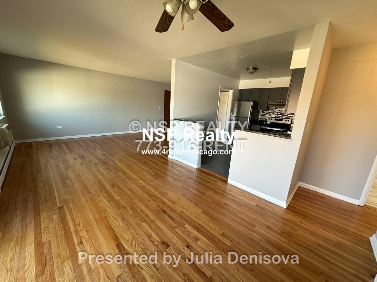 Apartment for rent at 1653 Oakwood #2C, Des Plaines, IL 60016
