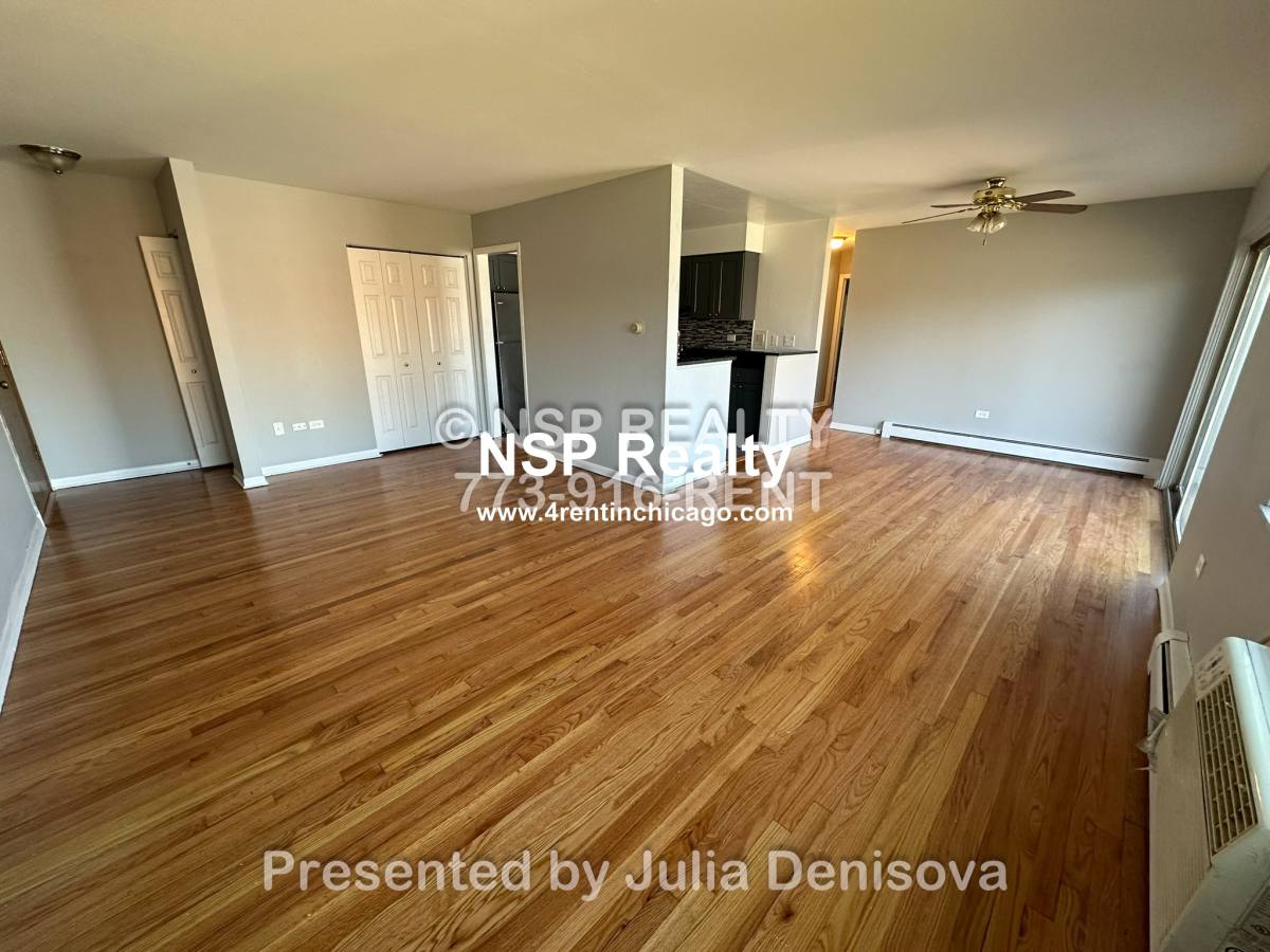 Apartment for rent at 1653 Oakwood #2C, Des Plaines, IL 60016