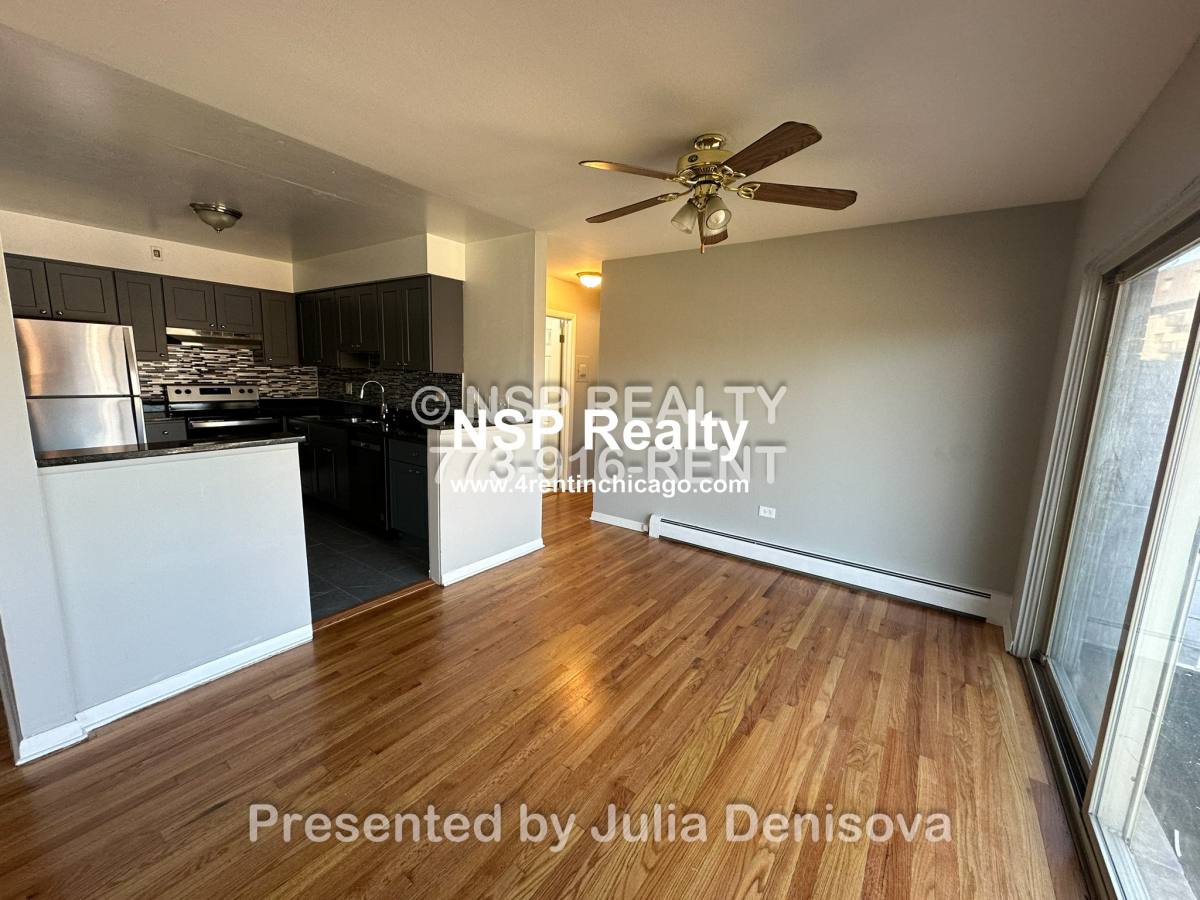 Apartment for rent at 1653 Oakwood #2C, Des Plaines, IL 60016