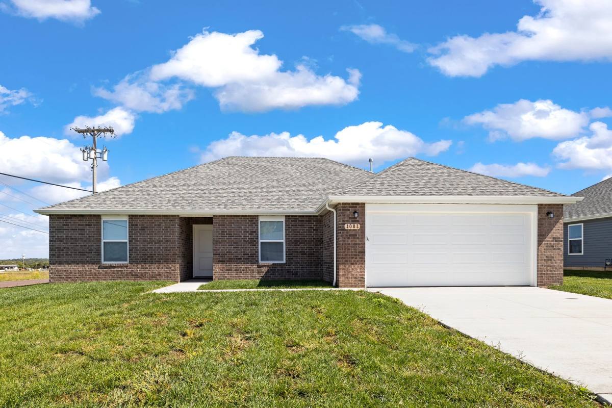 House for rent at 1001 Abbey Ave, Monett, MO 65708
