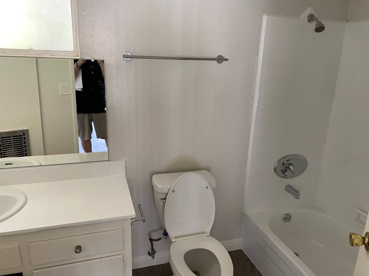 Apartment for rent at 7100 Hillside Ave #208, Los Angeles, CA 90046