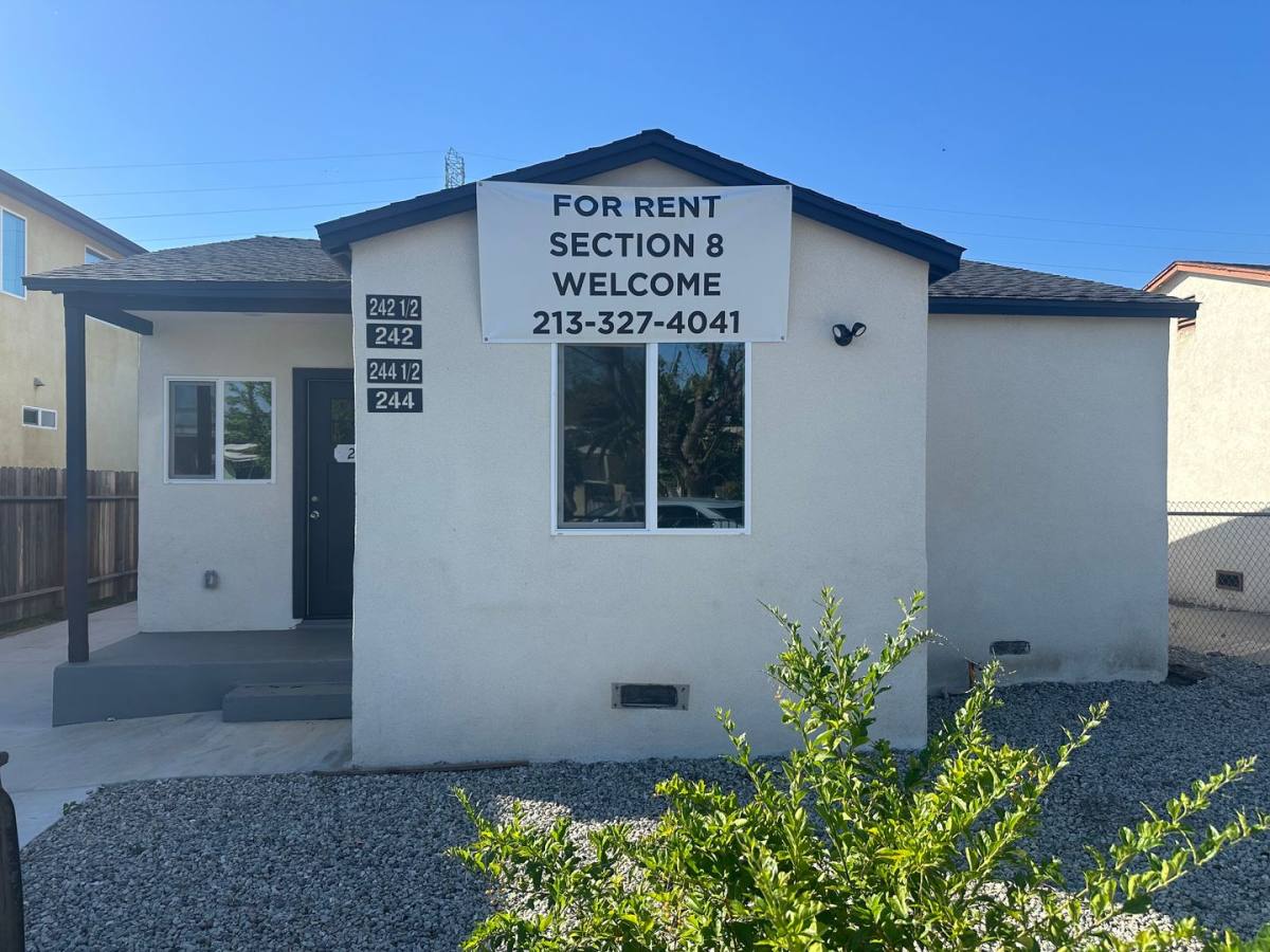 Apartment for rent at 244 E 97th St, Los Angeles, CA 90003