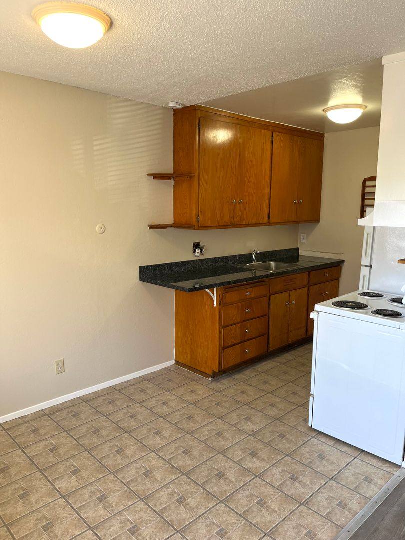 Apartment for rent at 1530-36 6th Ave, Oakland, CA 94606