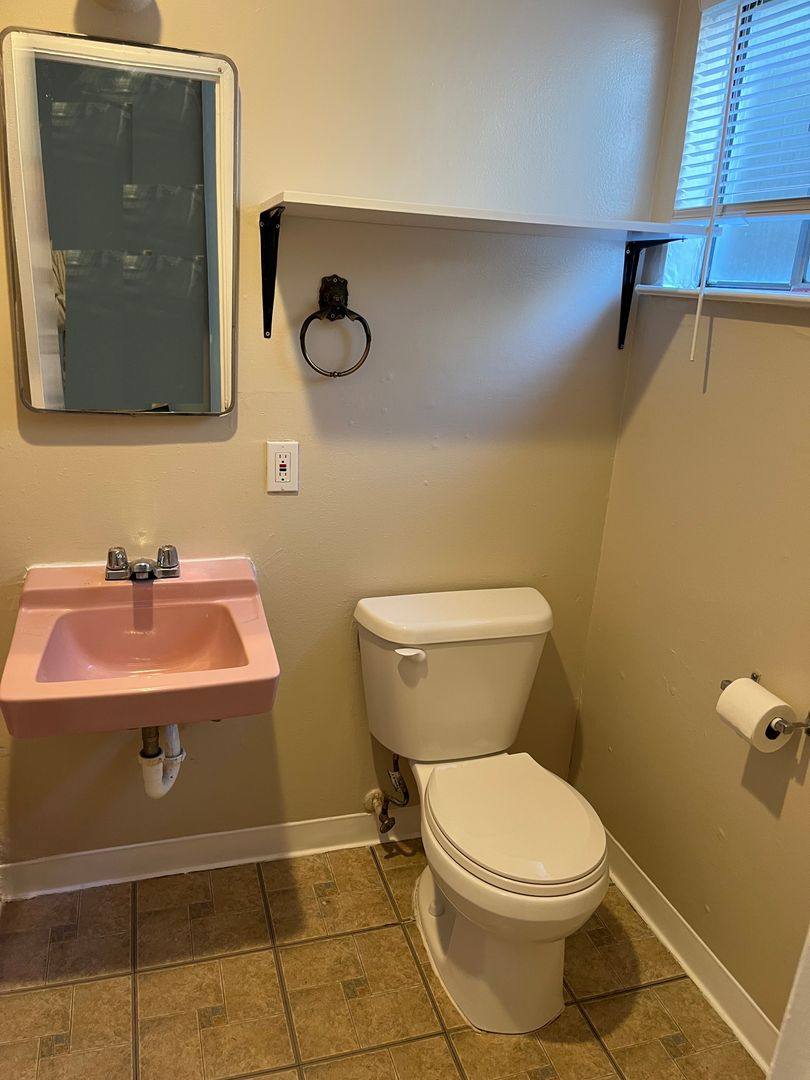 Apartment for rent at 1530-36 6th Ave, Oakland, CA 94606