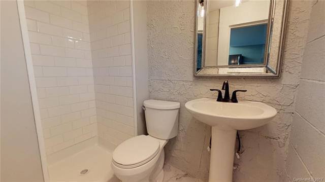 Apartment for rent at 428 Hawthorne Lane, Charlotte, NC 28204