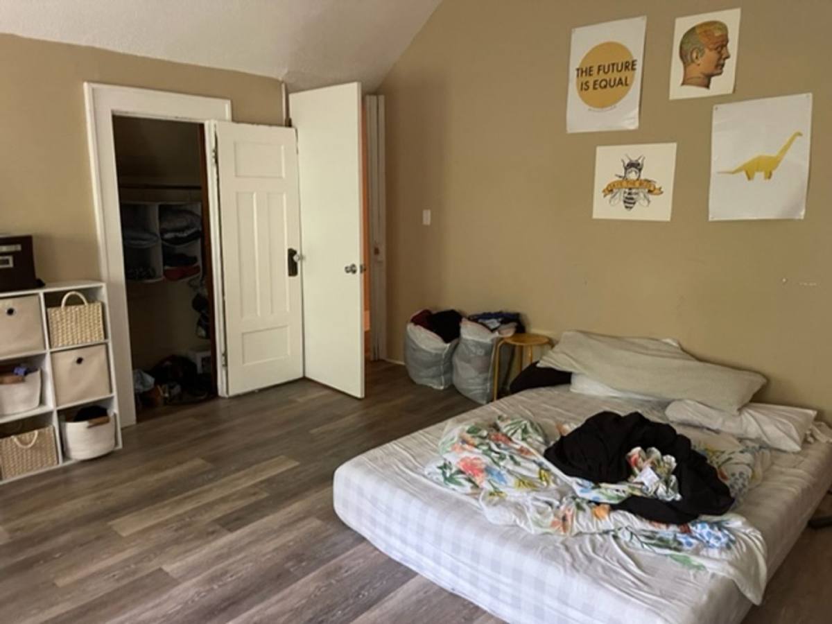 Apartment for rent at 1095 Park Ave, Rochester, NY 14610