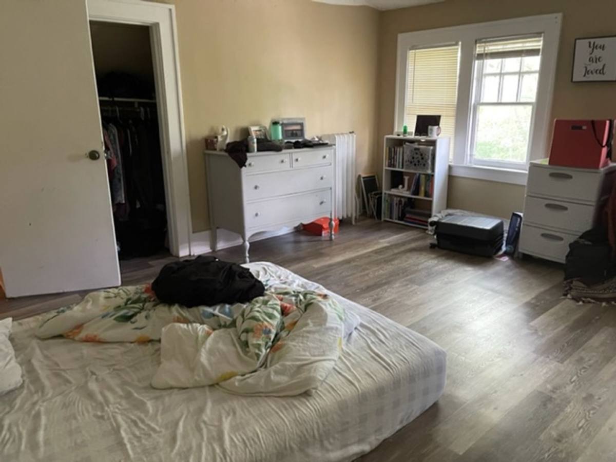 Apartment for rent at 1095 Park Ave, Rochester, NY 14610