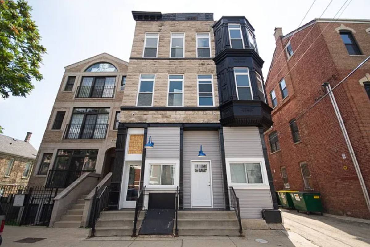 Apartment for rent at 1711 S Carpenter St, Chicago, IL 60608