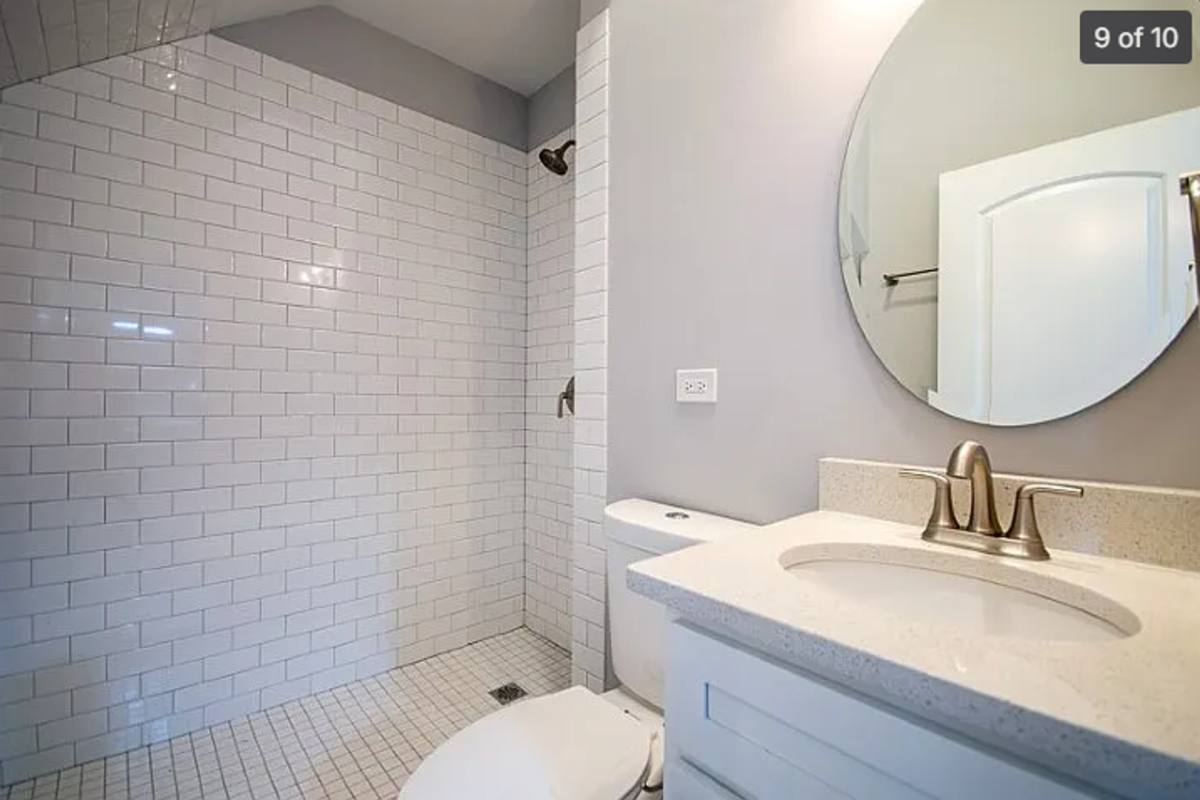 Apartment for rent at 1711 S Carpenter St, Chicago, IL 60608