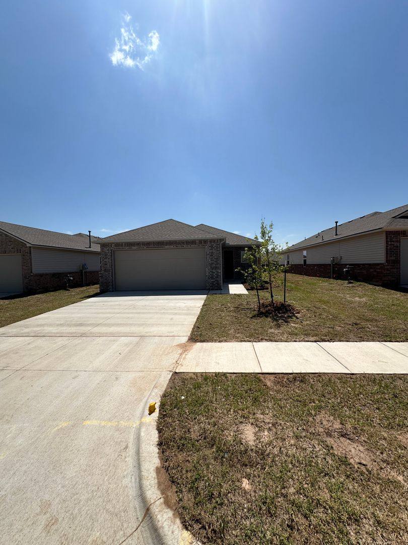 House for rent at 11620 Krew Way, Yukon, OK 73099