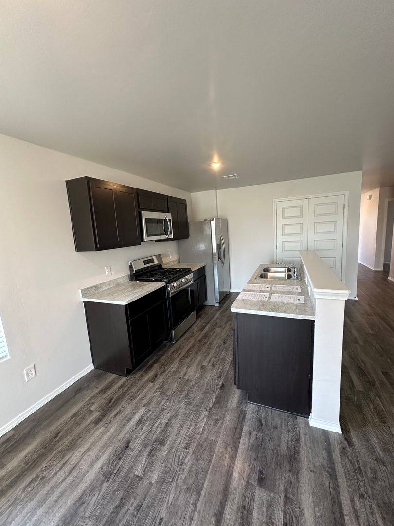 House for rent at 11620 Krew Way, Yukon, OK 73099