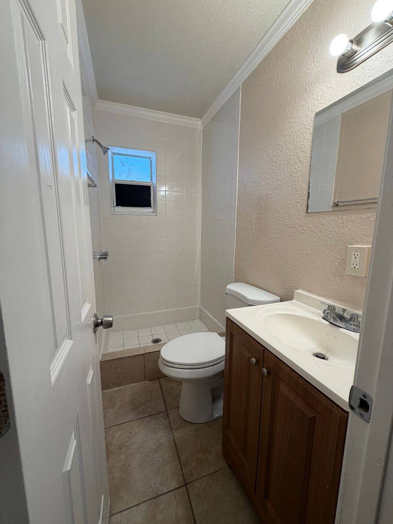 Apartment for rent at 1006 Vine Ave, Clearwater, FL 33755