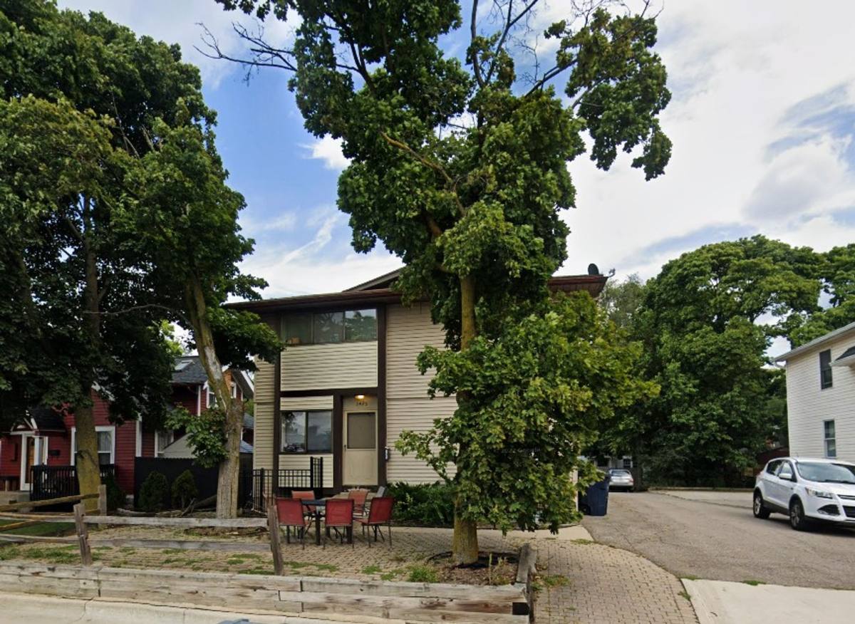 Apartment for rent at 1425 1427 S State St, Ann Arbor, MI 48104