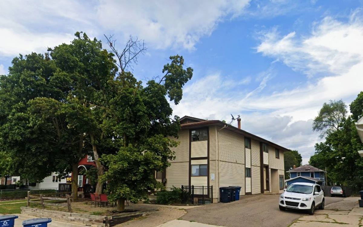 Apartment for rent at 1425 1427 S State St, Ann Arbor, MI 48104