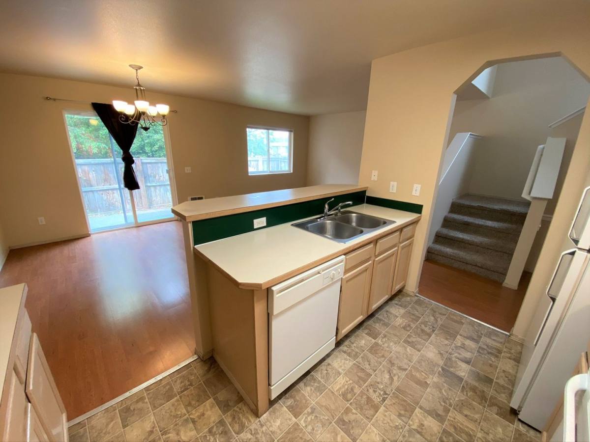 Apartment for rent at 406 E Helena Ave, Ellensburg, WA 98926
