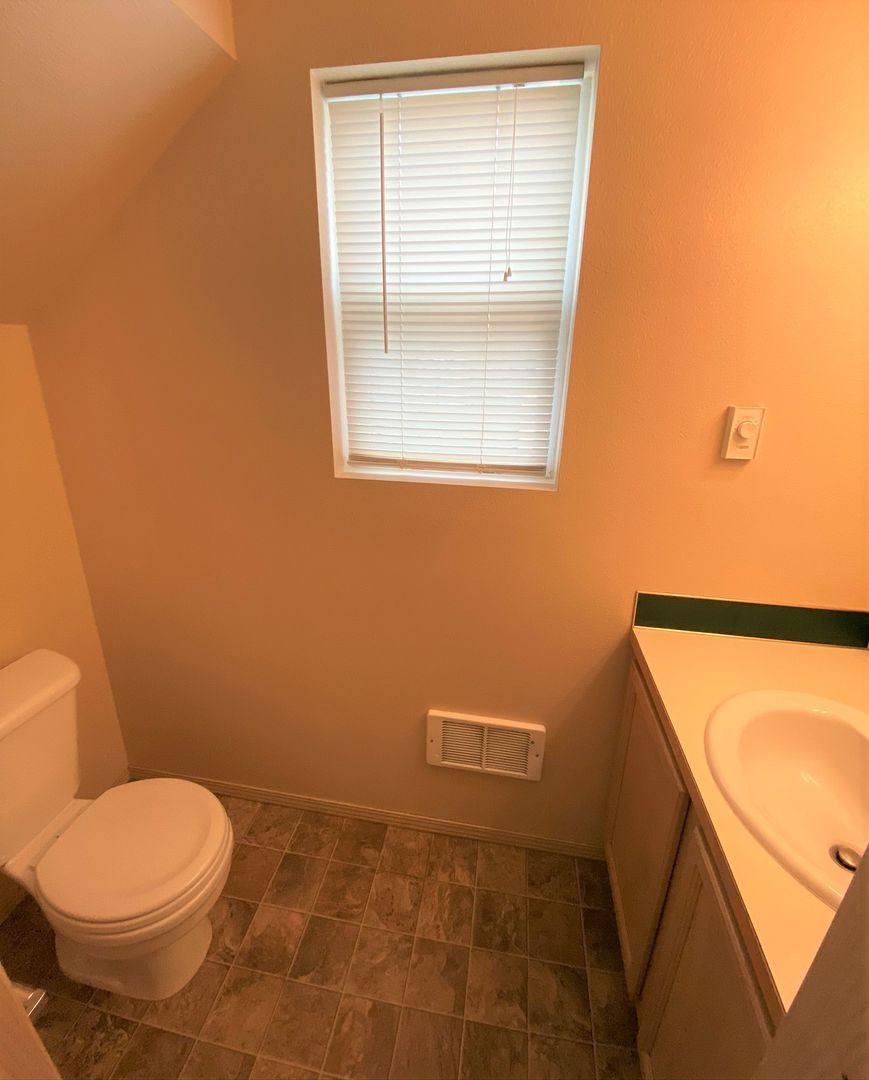 Apartment for rent at 406 E Helena Ave, Ellensburg, WA 98926