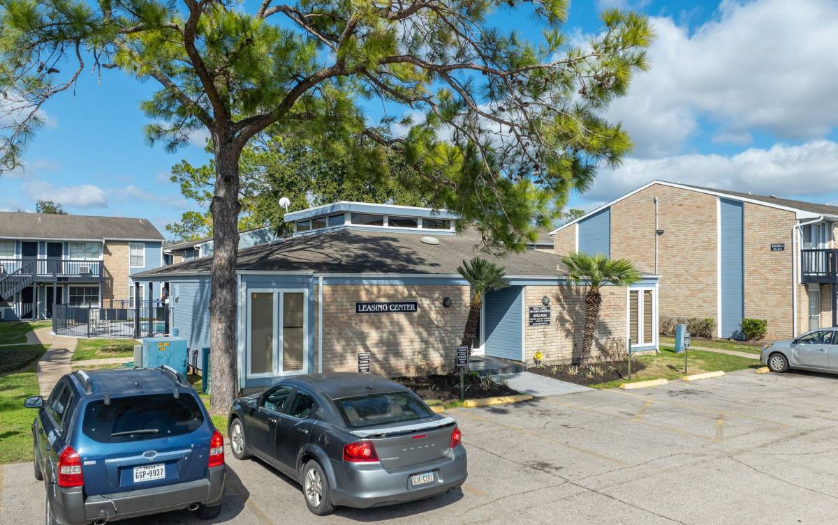 Apartment for rent at 1300 Buchta Rd, Angleton, TX 77515